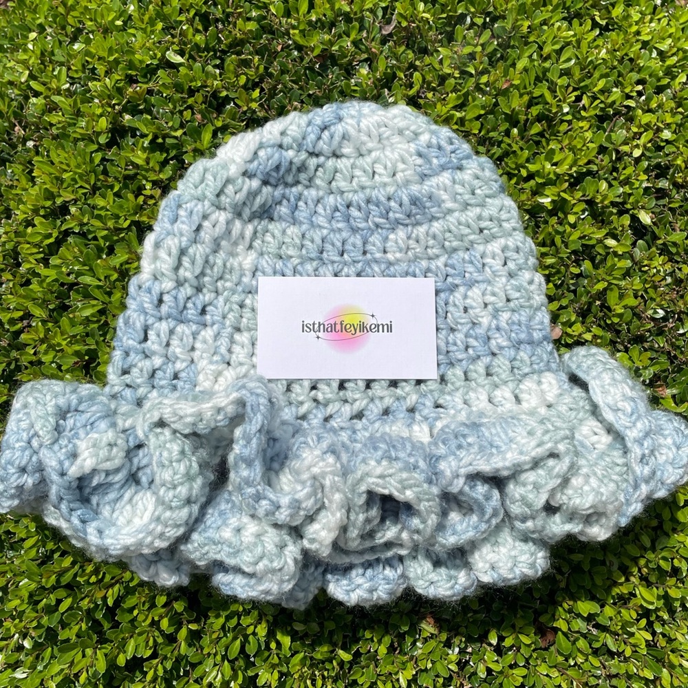 ✰ Handmade crochet ruffle bucket hat ✰